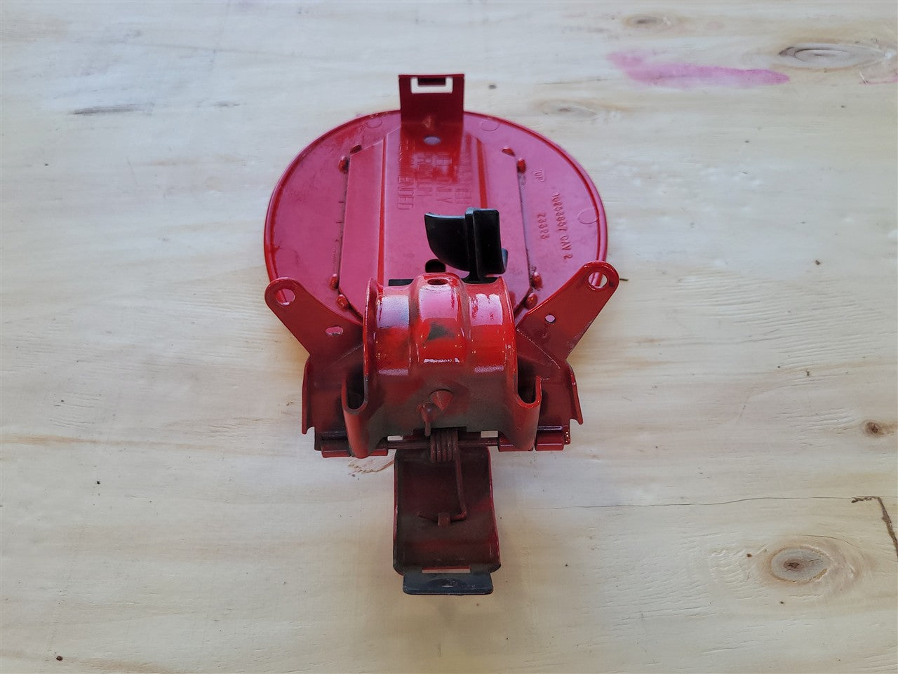 1999 CORVETTE GAS TANK FUEL FILLER DOOR TORCH RED 70U 10253857. FITS 97-04 C5 CORVETTE 34014 - image 8