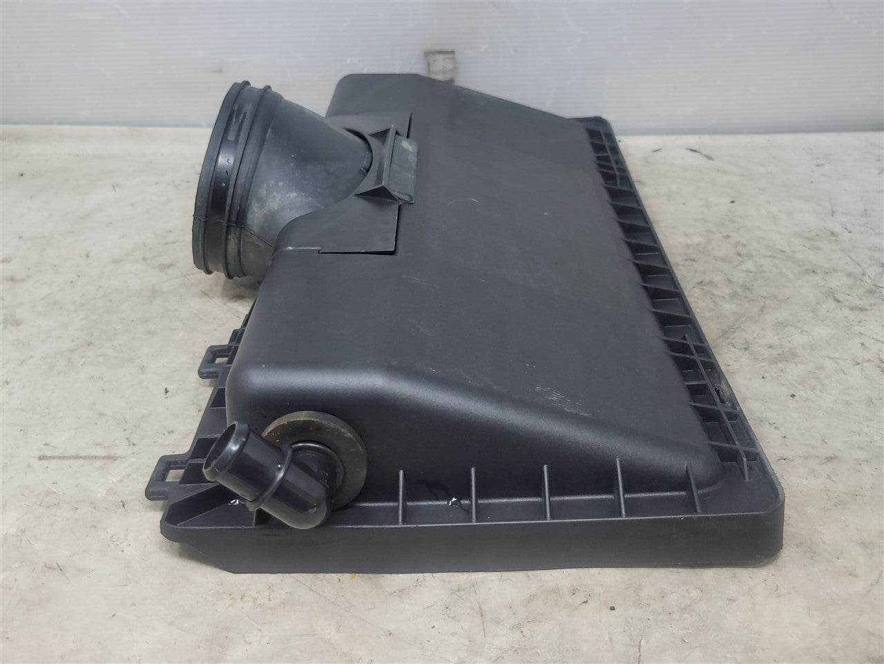 1999 CORVETTE AIR INTAKE FILTER LID ONLY 25166555 25176483 34016 - image 4