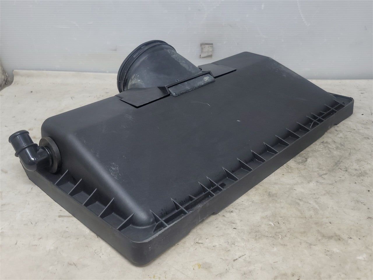 1999 CORVETTE AIR INTAKE FILTER LID ONLY 25166555 25176483 34016 - image 5