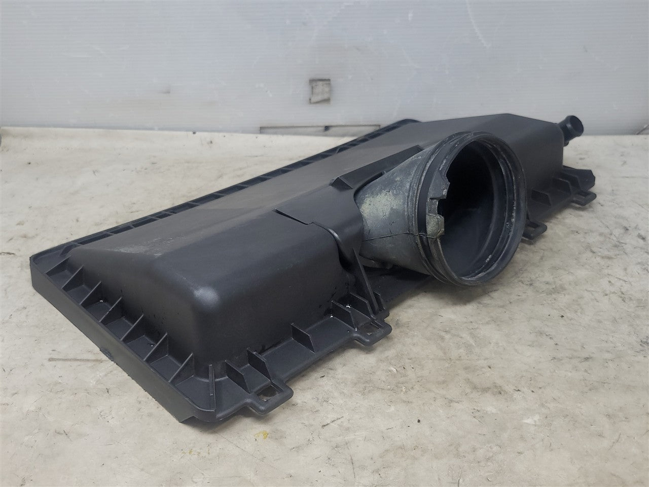 1999 CORVETTE AIR INTAKE FILTER LID ONLY 25166555 25176483 34016 - image 9