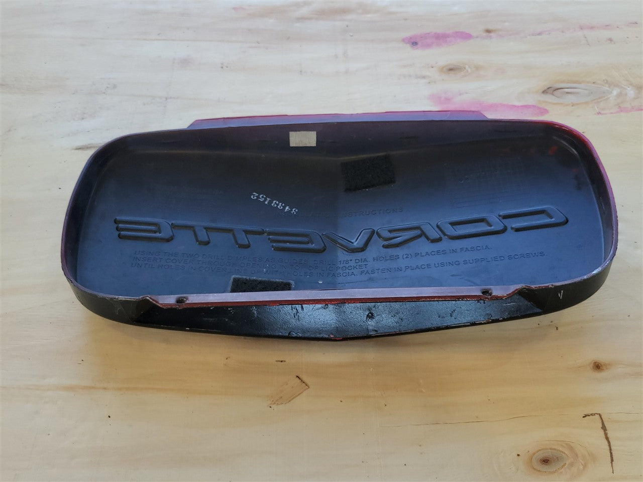 1999 CORVETTE FRONT LICENSE PLATE FILLER PANEL TORCH RED 70U 10256977 34017 - image 7