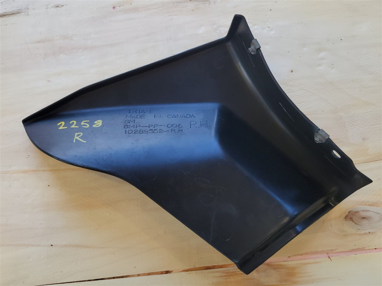 1999 CORVETTE 10289552 RH PASSENGER FENDER INNER COVER SPLASH GUARD 34018 - image 6