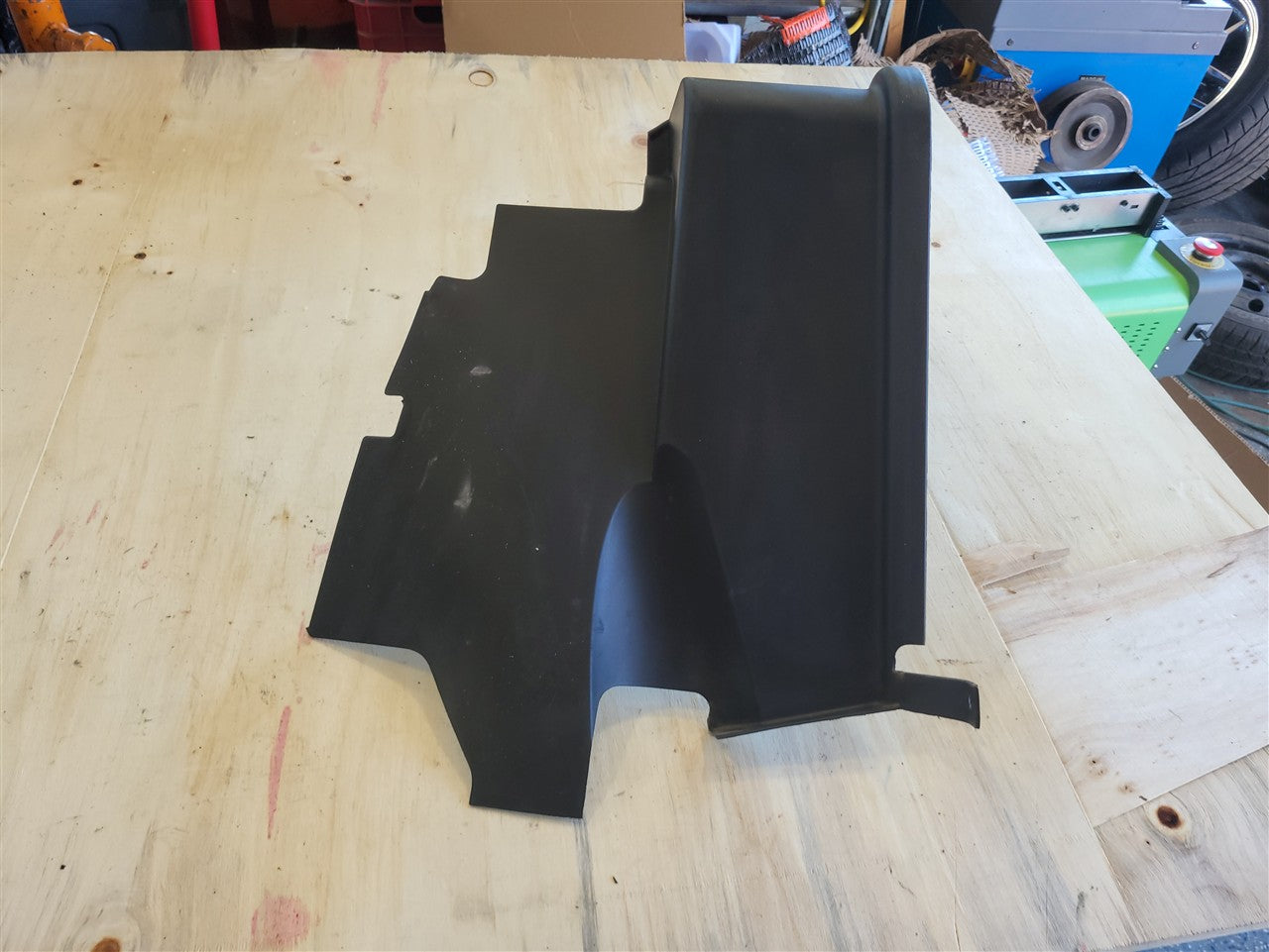 1999 CORVETTE BATTERY HEAT SHIELD COVER 10268286 34019 - image 5
