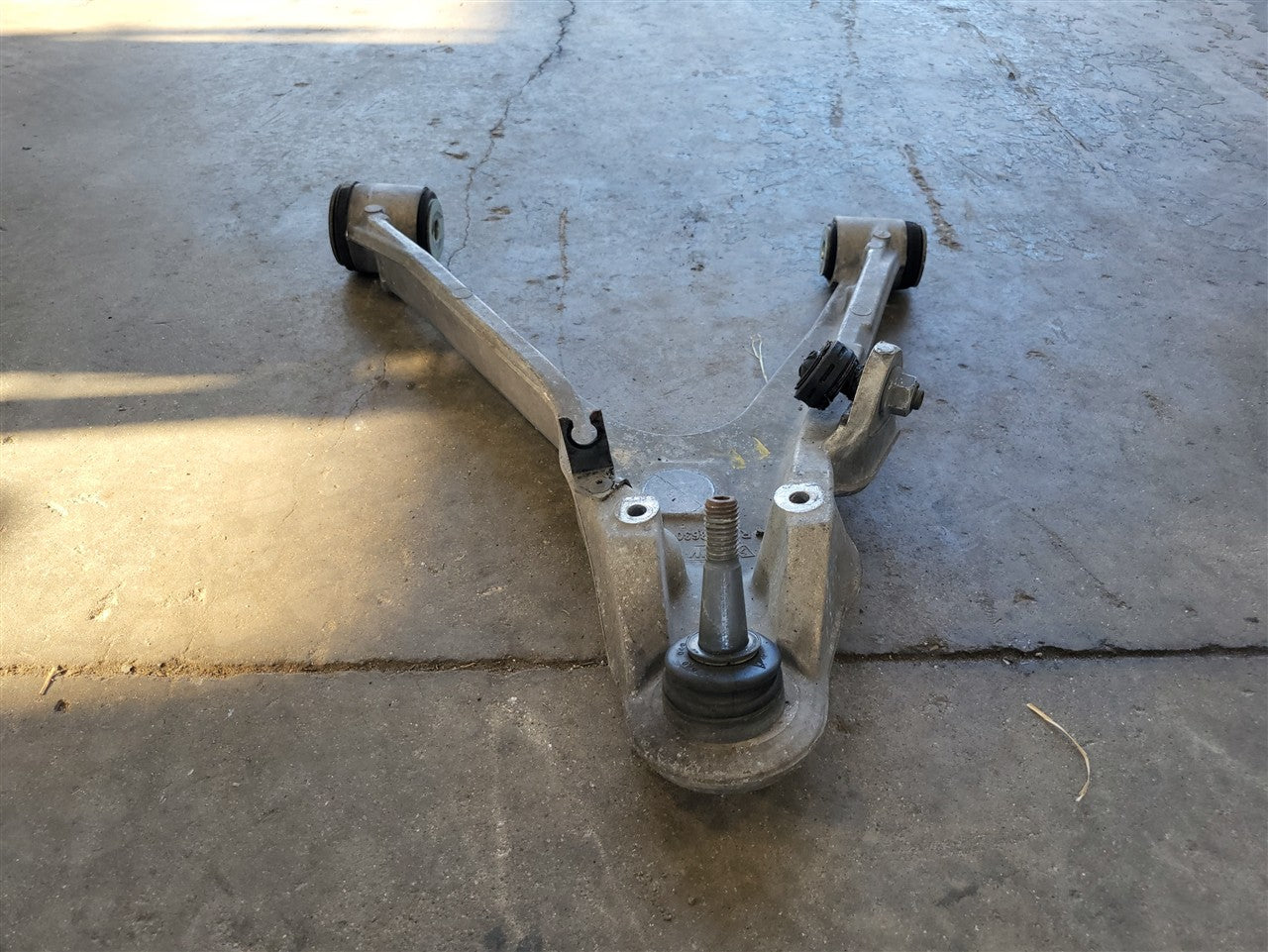 1999 CORVETTE RH PASSENGER FRONT LOWER CONTROL ARM 64K 34022 - image 2