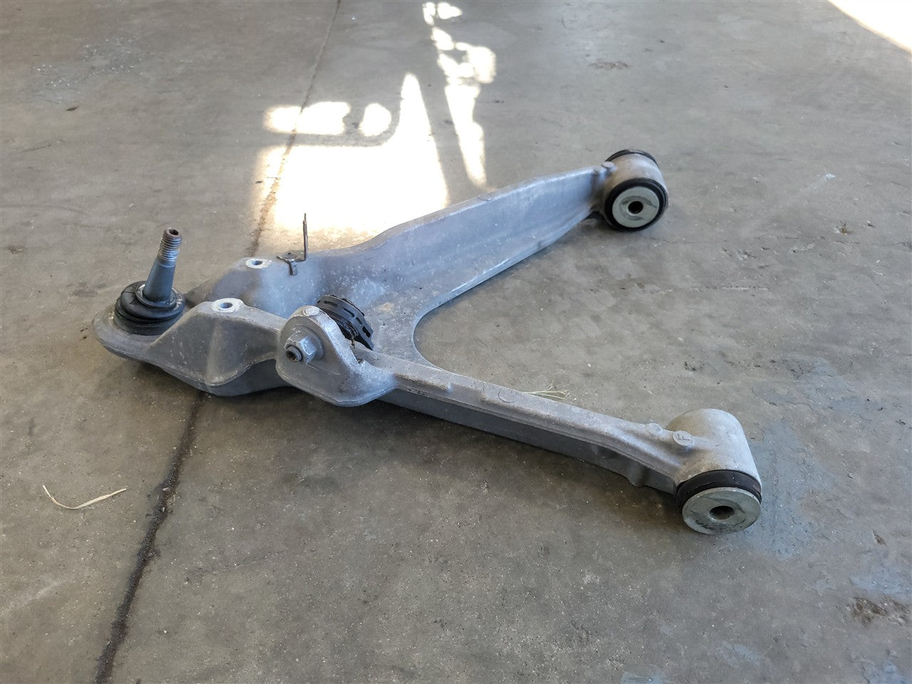 1999 CORVETTE RH PASSENGER FRONT LOWER CONTROL ARM 64K 34022 - image 3