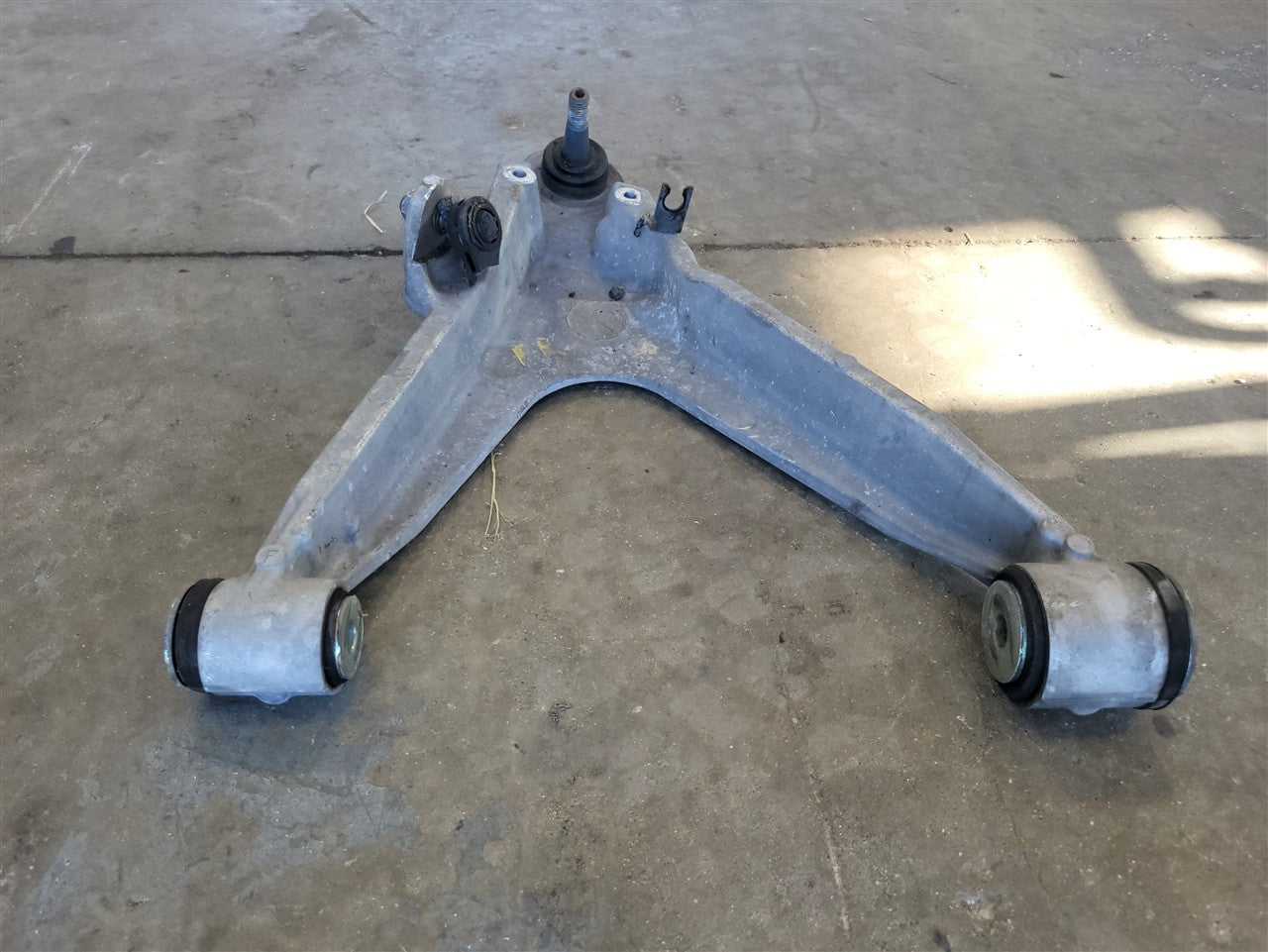 1999 CORVETTE RH PASSENGER FRONT LOWER CONTROL ARM 64K 34022 - image 4