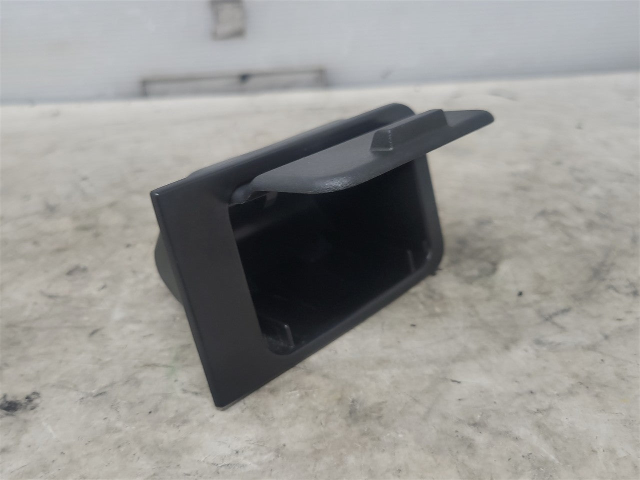 1999 CORVETTE OEM ASH TRAY 10247681 34024 - image 9