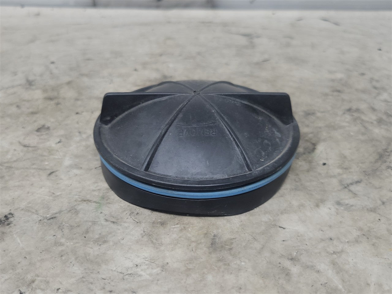 2015 CAMARO HEADLIGHT CAP COVER FOR LOW BEAM BULB 22941302 14-15 CAMARO 11-19 CHARGER 34027 - image 2