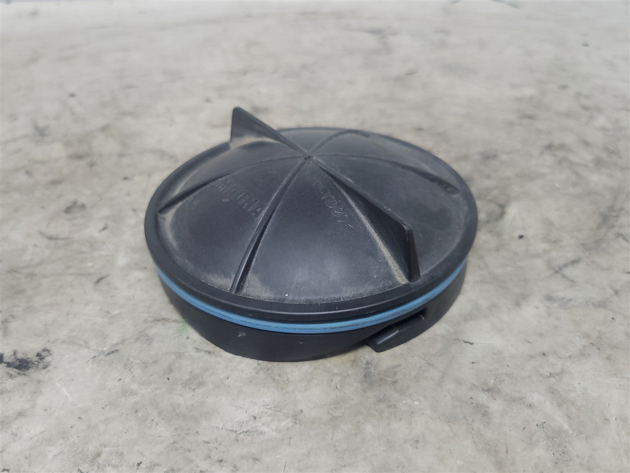 2015 CAMARO HEADLIGHT CAP COVER FOR LOW BEAM BULB 22941302 14-15 CAMARO 11-19 CHARGER 34027 - image 7