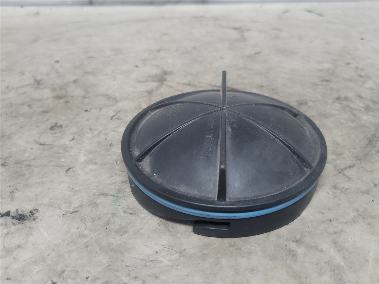 2015 CAMARO HEADLIGHT CAP COVER FOR LOW BEAM BULB 22941302 14-15 CAMARO 11-19 CHARGER 34027 - image 8