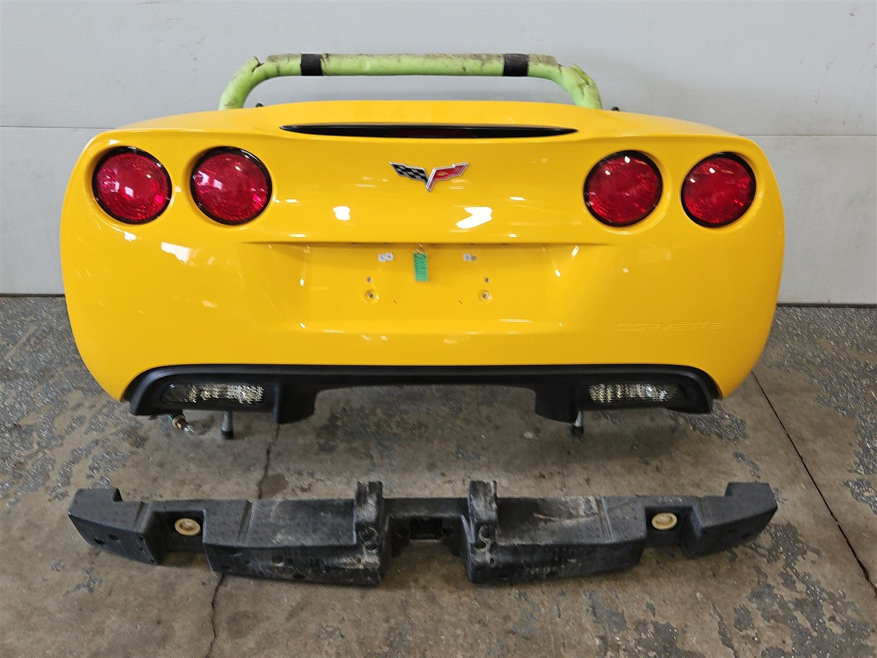 2005 CORVETTE REAR BUMPER WITH TAIL LIGHTS & FOAM REBAR 000 MILLENIUM YELLOW PAINT CODE 79U / 5593 34029 - image 1