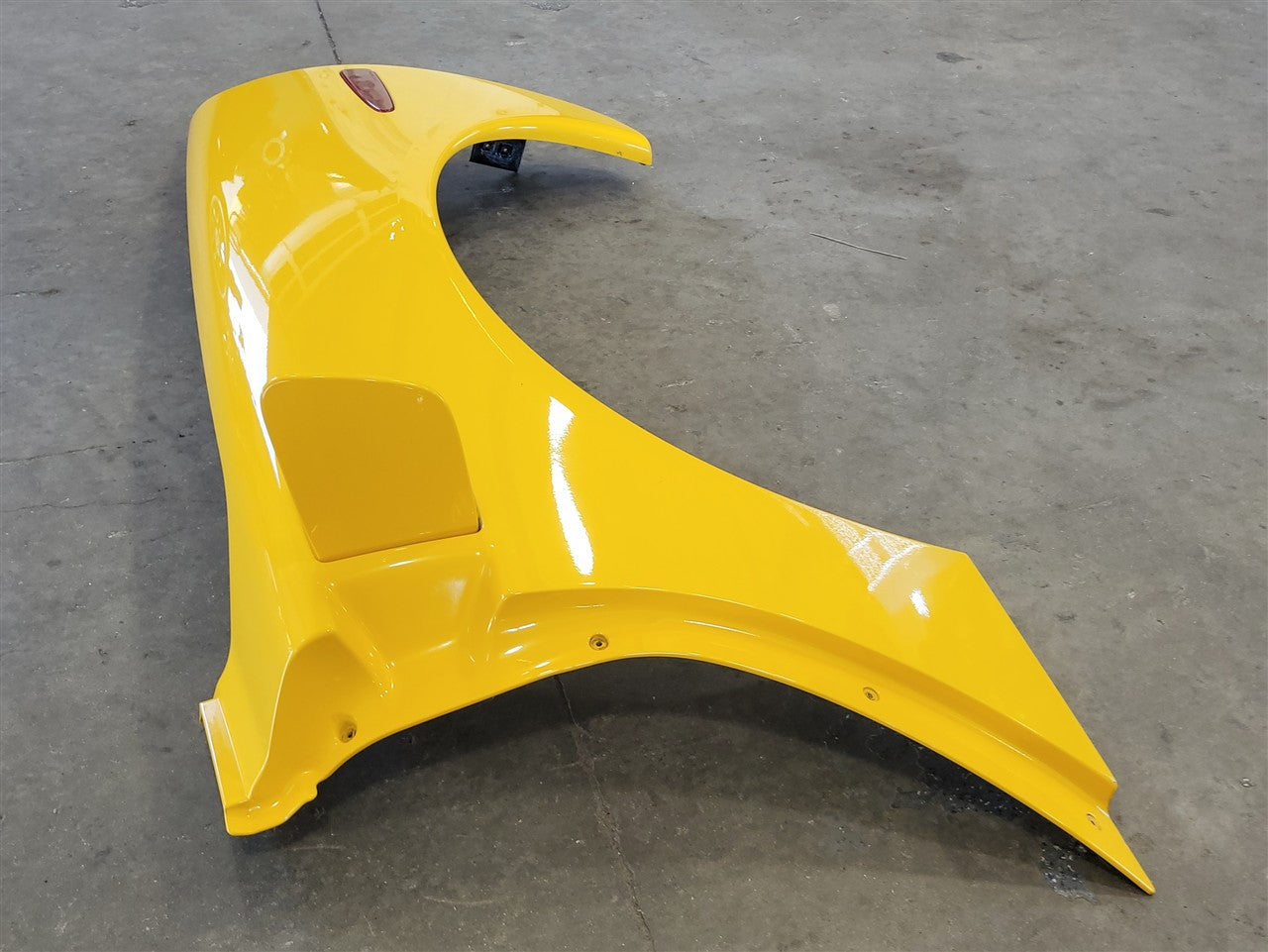 2005 CORVETTE LH DRIVER QUARTER PANEL 000 MILLENIUM YELLOW PAINT CODE 79U / 5593 34031 - image 14