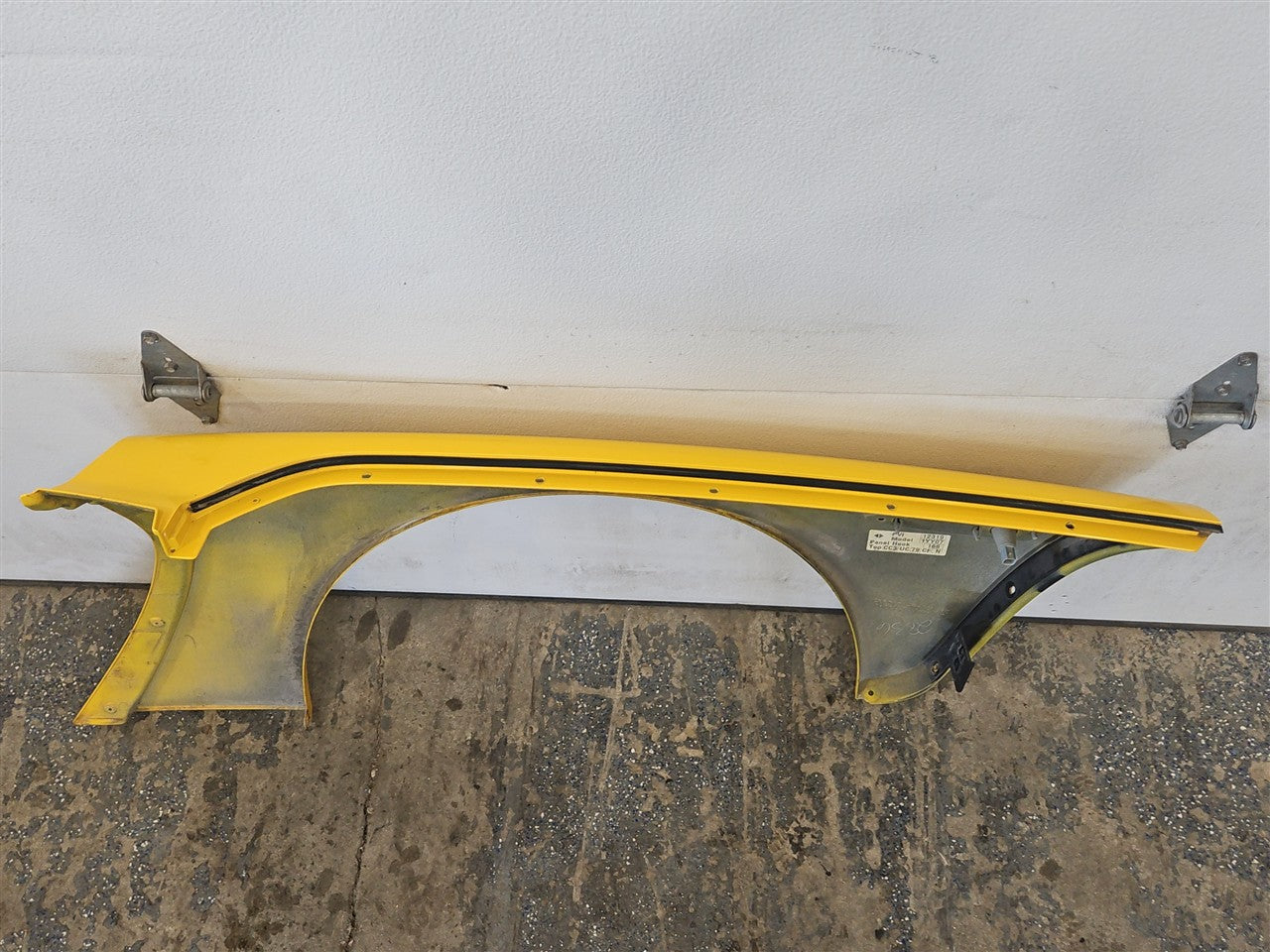 2005 CORVETTE RH PASSENGER QUARTER PANEL 000 MILLENIUM YELLOW PAINT CODE 79U / 5593 34032 - image 11