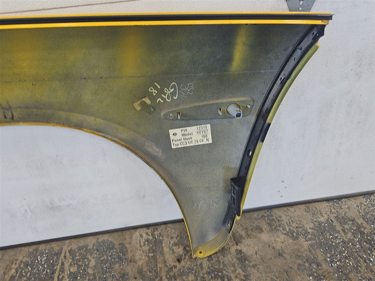2005 CORVETTE RH PASSENGER QUARTER PANEL 000 MILLENIUM YELLOW PAINT CODE 79U / 5593 34032 - image 12