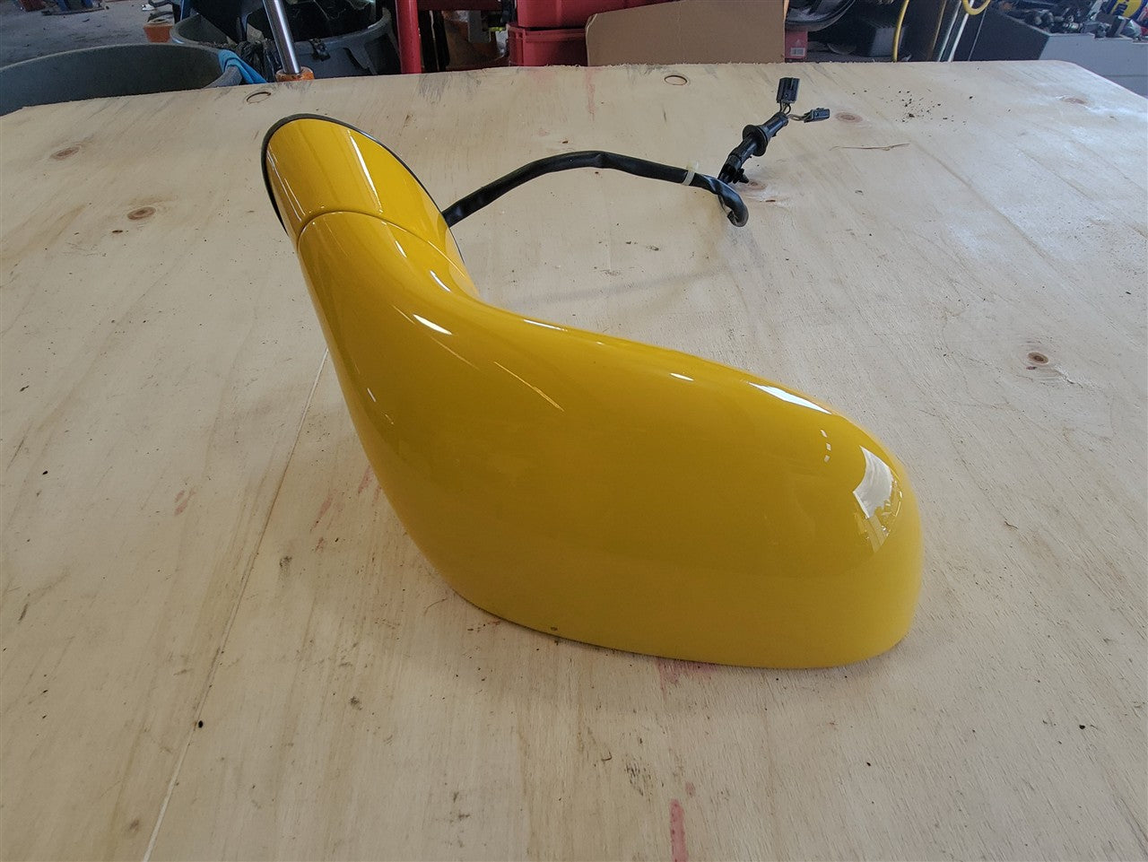 2005 CORVETTE RH PASSENGER SIDE VIEW MIRROR MILLENIUM YELLOW PAINT CODE 79U / 5593. RPO OPTION DD0. COMPATIBLE PART #S: 15795842, 10390519 34038 - image 10
