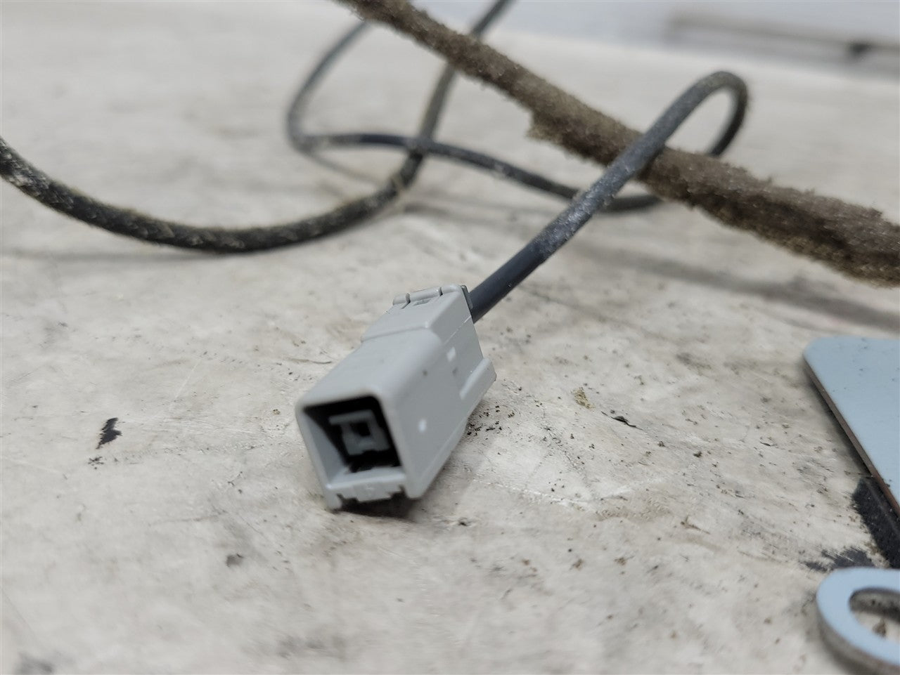 2005 CORVETTE IN DASH RADIO GPS NAVIGATION ANTENNA 10354745 34041 - image 4