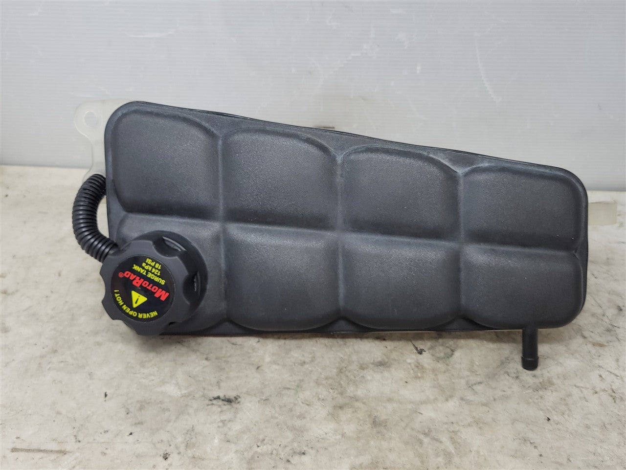 2005 CORVETTE OEM COOLANT RESERVOIR OVERFLOW SURGE TANK BOTTLE 52K MILES 34052 - image 2