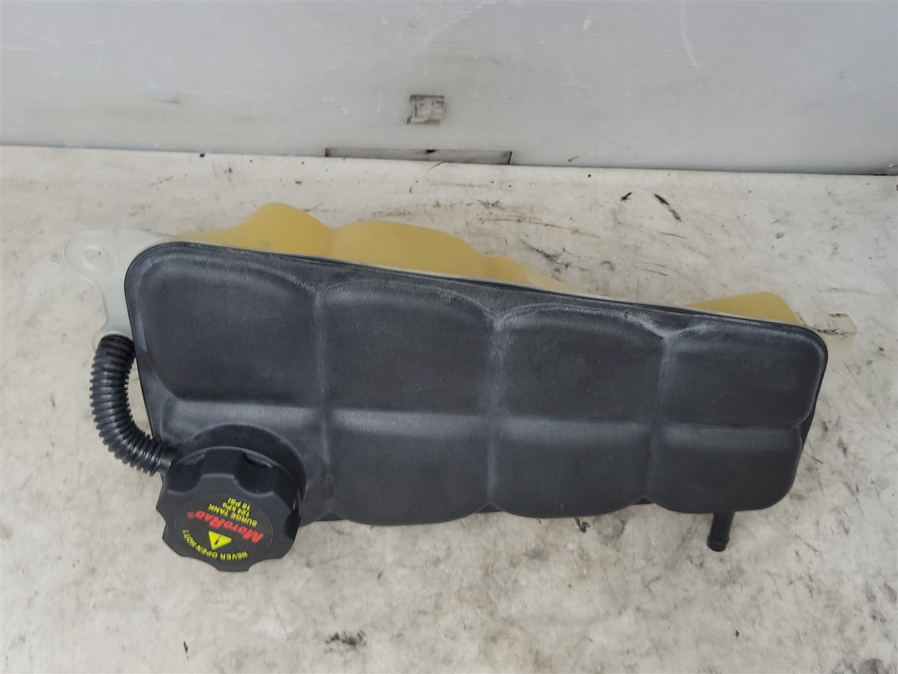 2005 CORVETTE OEM COOLANT RESERVOIR OVERFLOW SURGE TANK BOTTLE 52K MILES 34052 - image 3