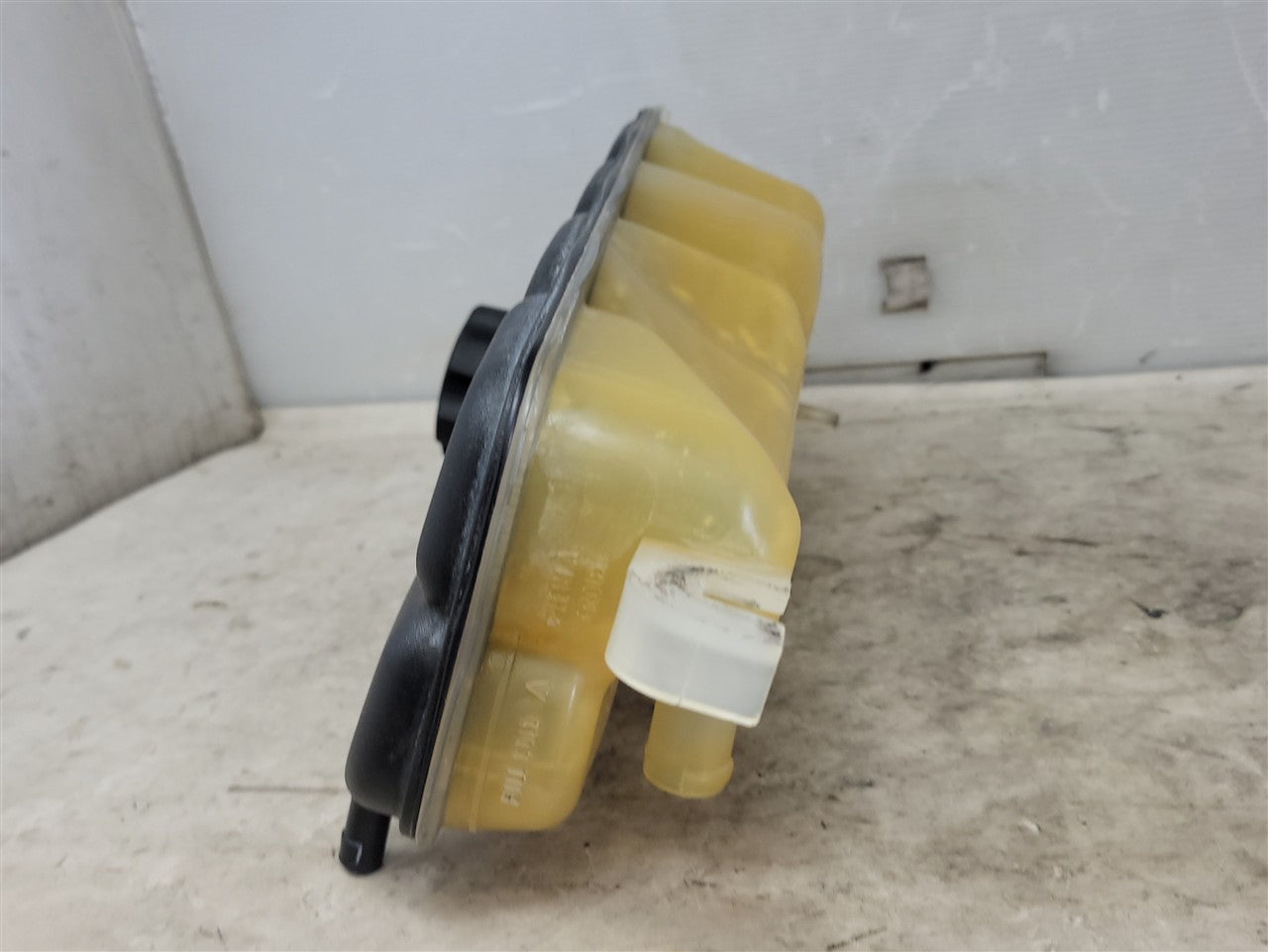 2005 CORVETTE OEM COOLANT RESERVOIR OVERFLOW SURGE TANK BOTTLE 52K MILES 34052 - image 4