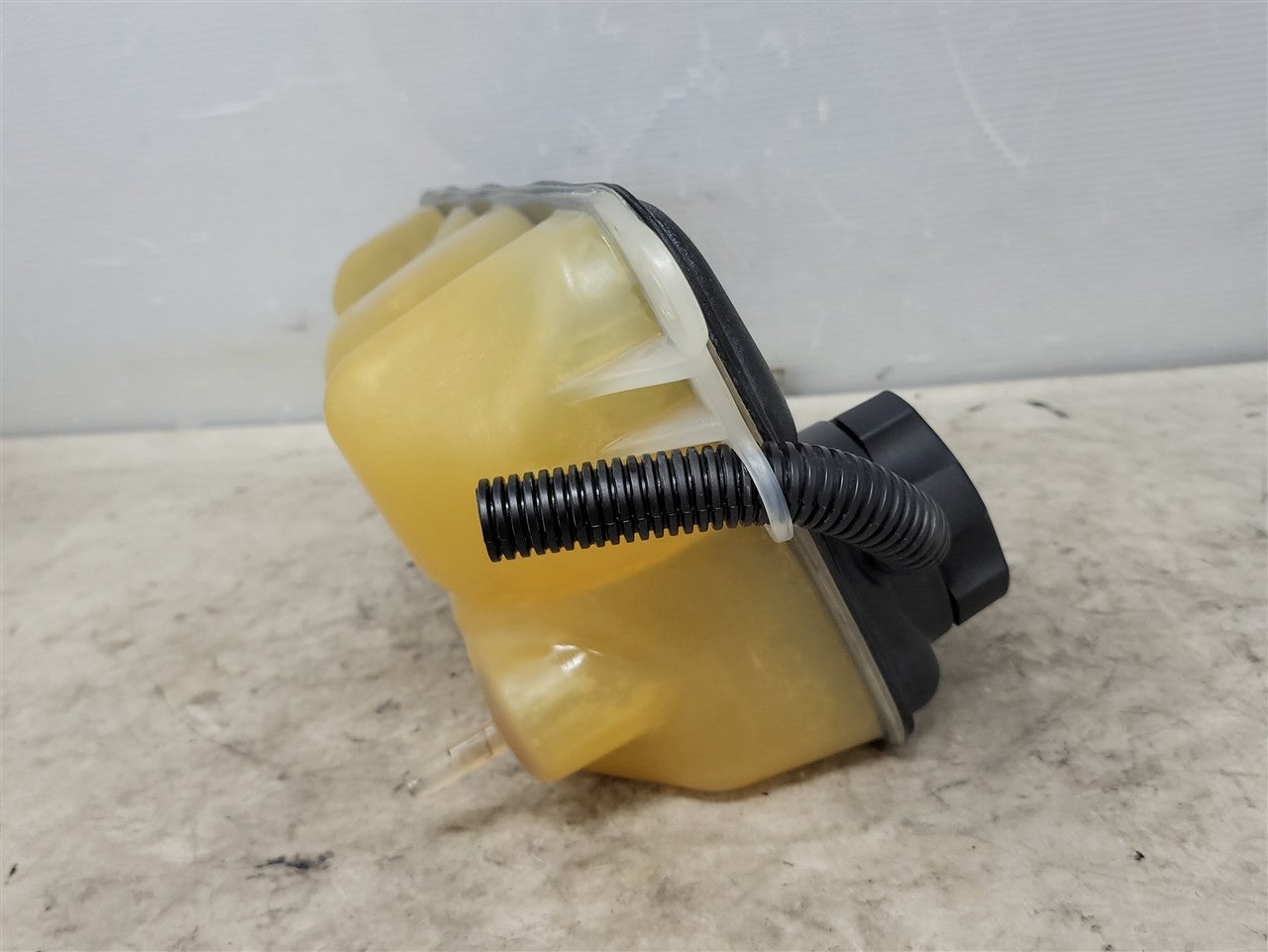 2005 CORVETTE OEM COOLANT RESERVOIR OVERFLOW SURGE TANK BOTTLE 52K MILES 34052 - image 7