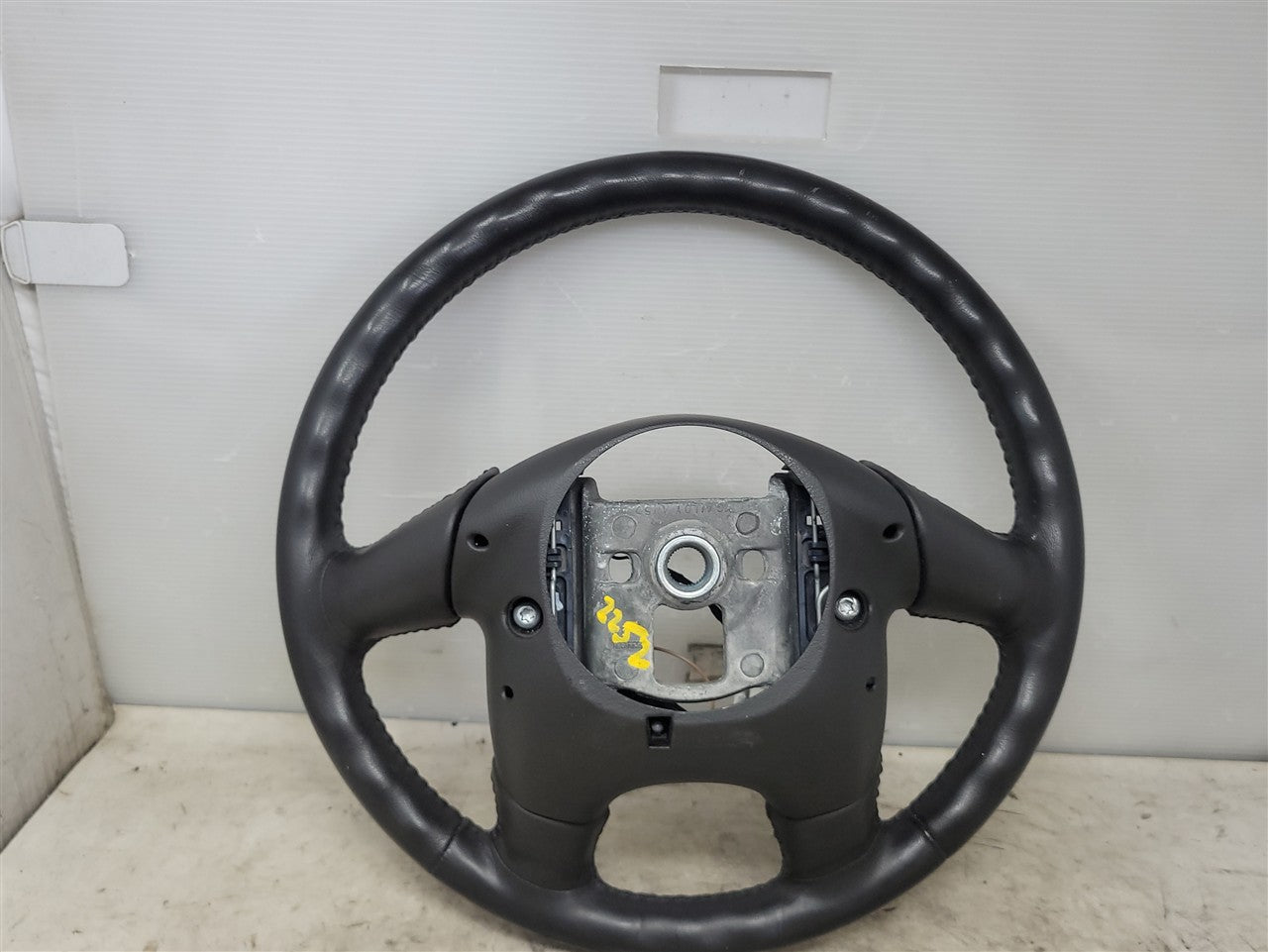 2005 CORVETTE 2005 CORVETTE STEERING WHEEL 15807783 COUPLE LIGHT SCRATCHES ON LEATHER 34057 - image 10