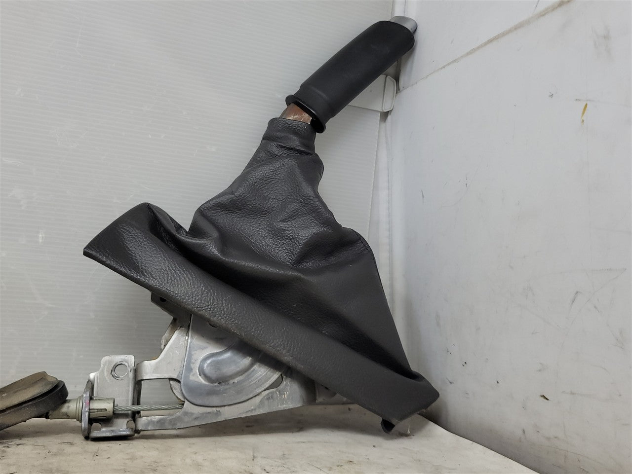 2005 CORVETTE EMERGENCY PARKING PARK E BRAKE EBRAKE HANDLE 52K MILES 34058 - image 2