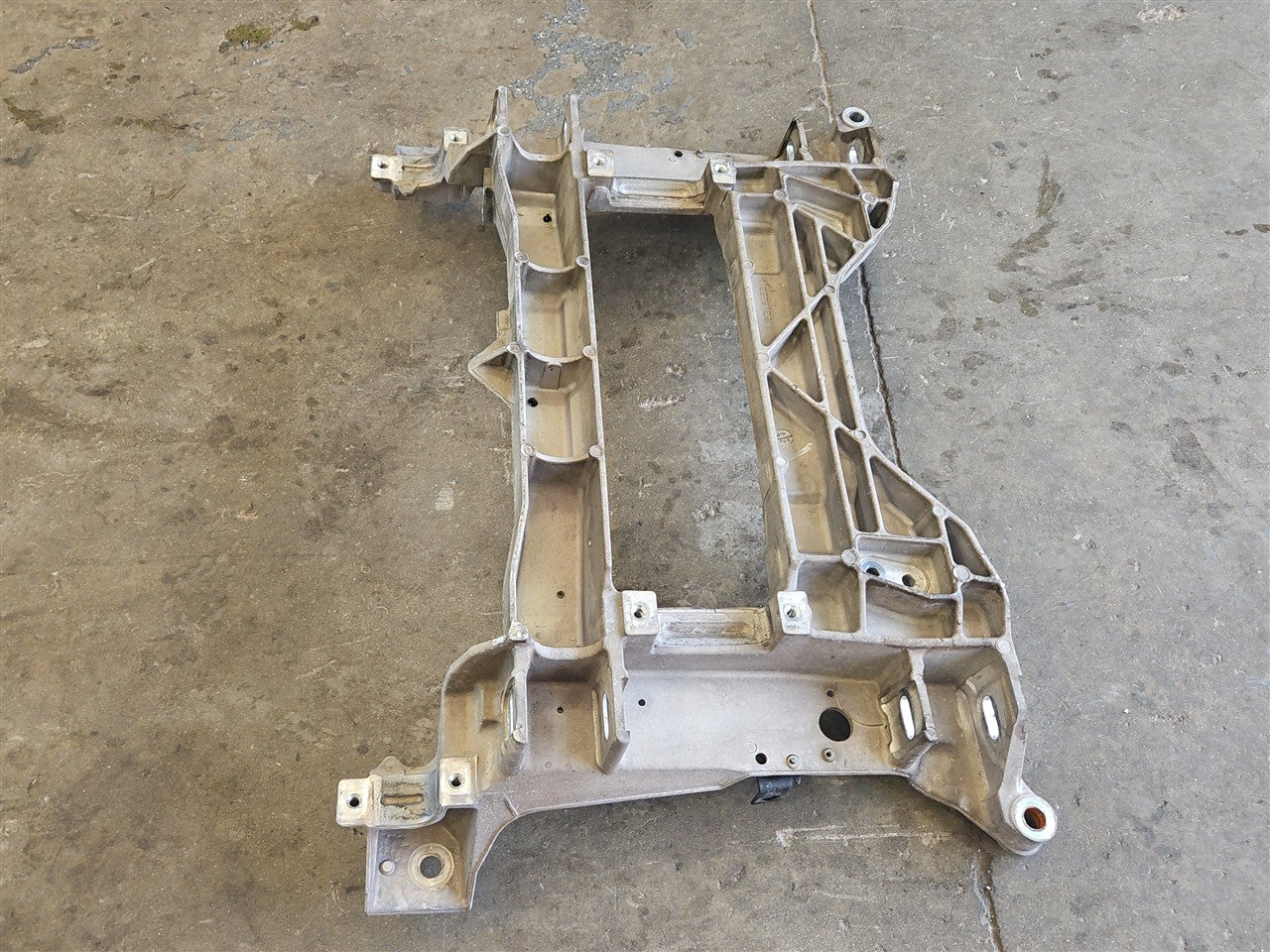 2005 CORVETTE FRONT ENGINE CROSSMEMBER K FRAME 34067 - image 9