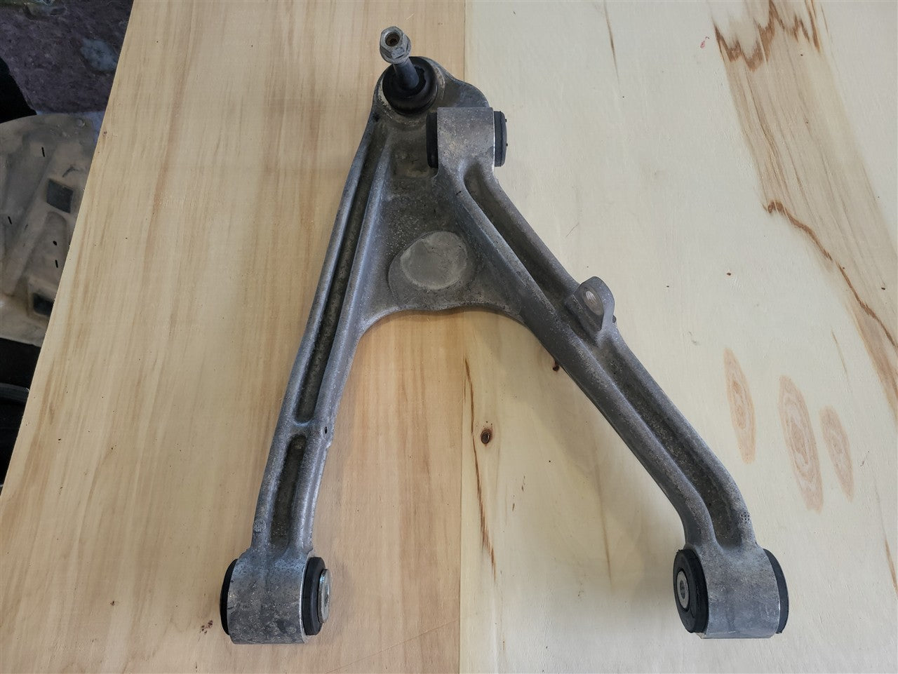 2005 CORVETTE RH REAR LOWER CONTROL ARM 52K MI 34071 - image 1