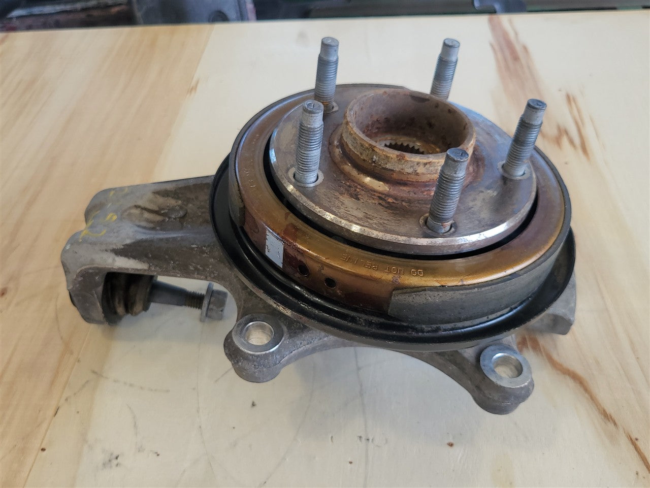 2005 CORVETTE LH REAR SPINDLE WITH HUB & PARKING BRAKE 52K MI 34074 - image 3