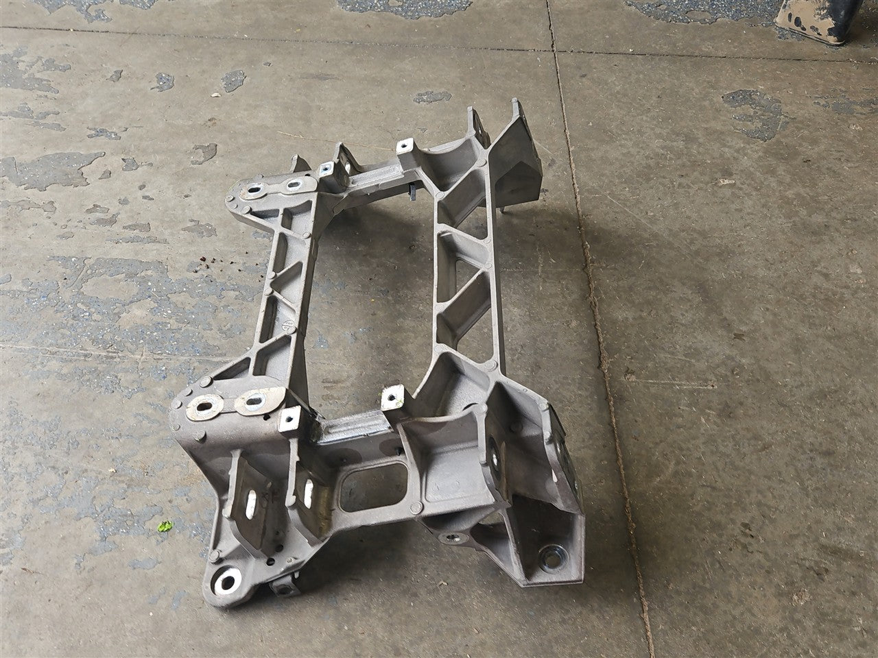 2005 CORVETTE REAR SUSPENSION CROSSMEMBER 15864493 34075 - image 9