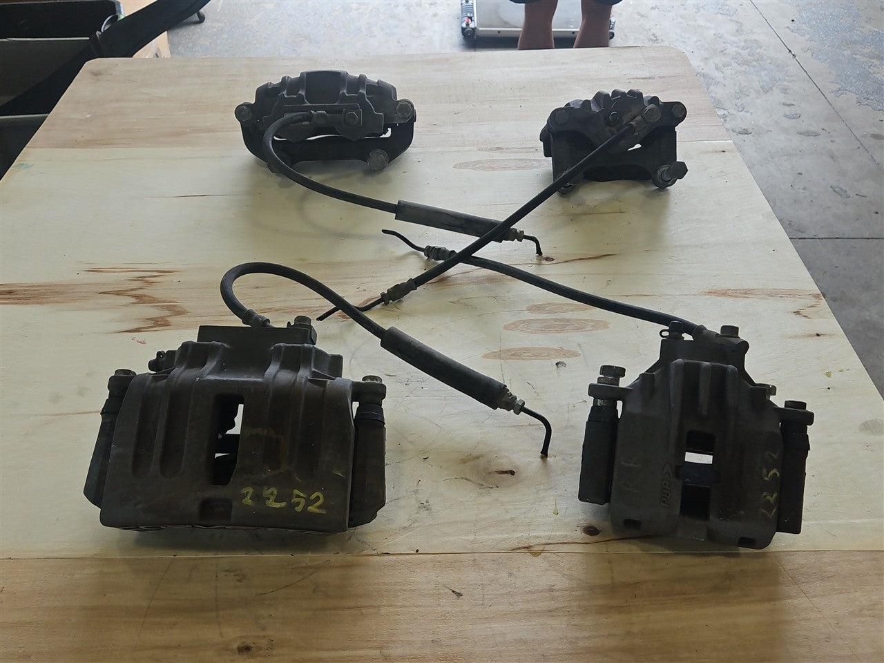2005 CORVETTE FRONT & REAR BRAKE CALIPERS 52K MILES 34077 - image 4