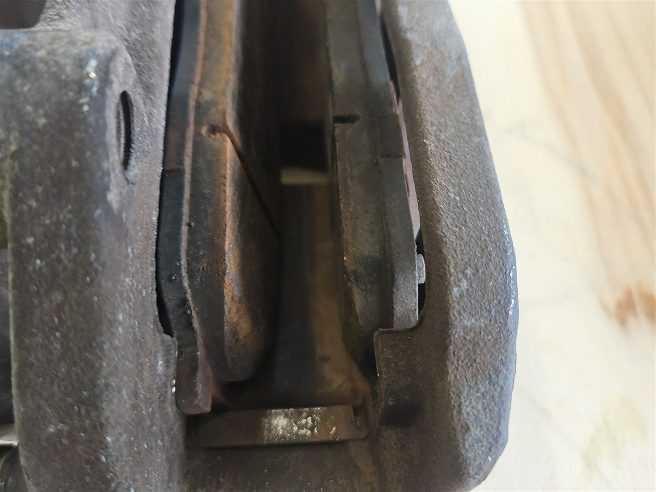 2005 CORVETTE FRONT & REAR BRAKE CALIPERS 52K MILES 34077 - image 1
