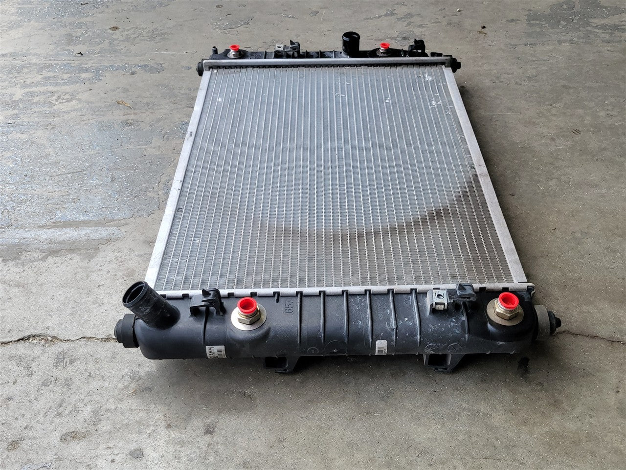 2005 CORVETTE OEM RADIATOR 52K MILES NO LEAKS ID AMM 34081 - image 5