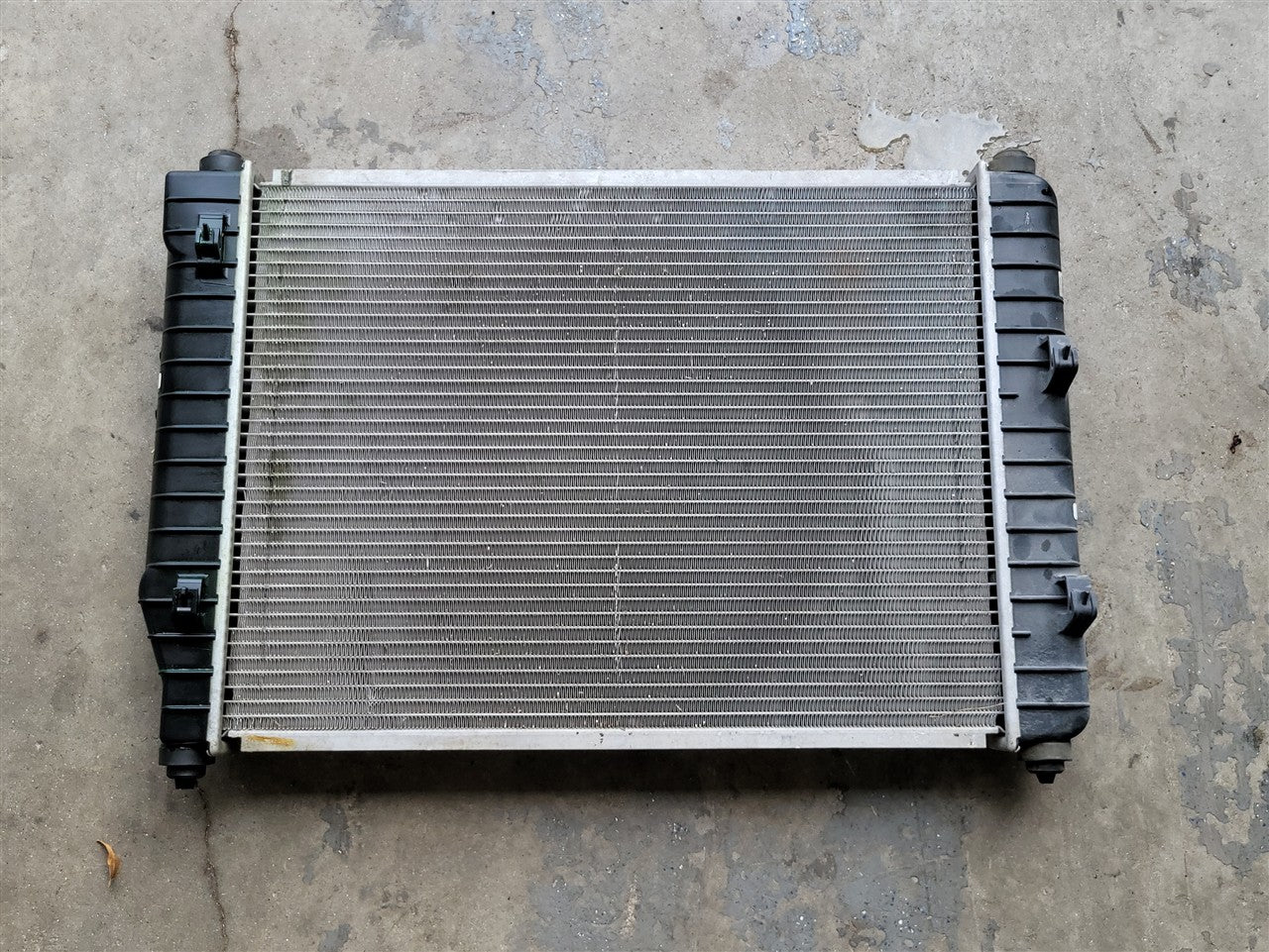 2005 CORVETTE OEM RADIATOR 52K MILES NO LEAKS ID AMM 34081 - image 6