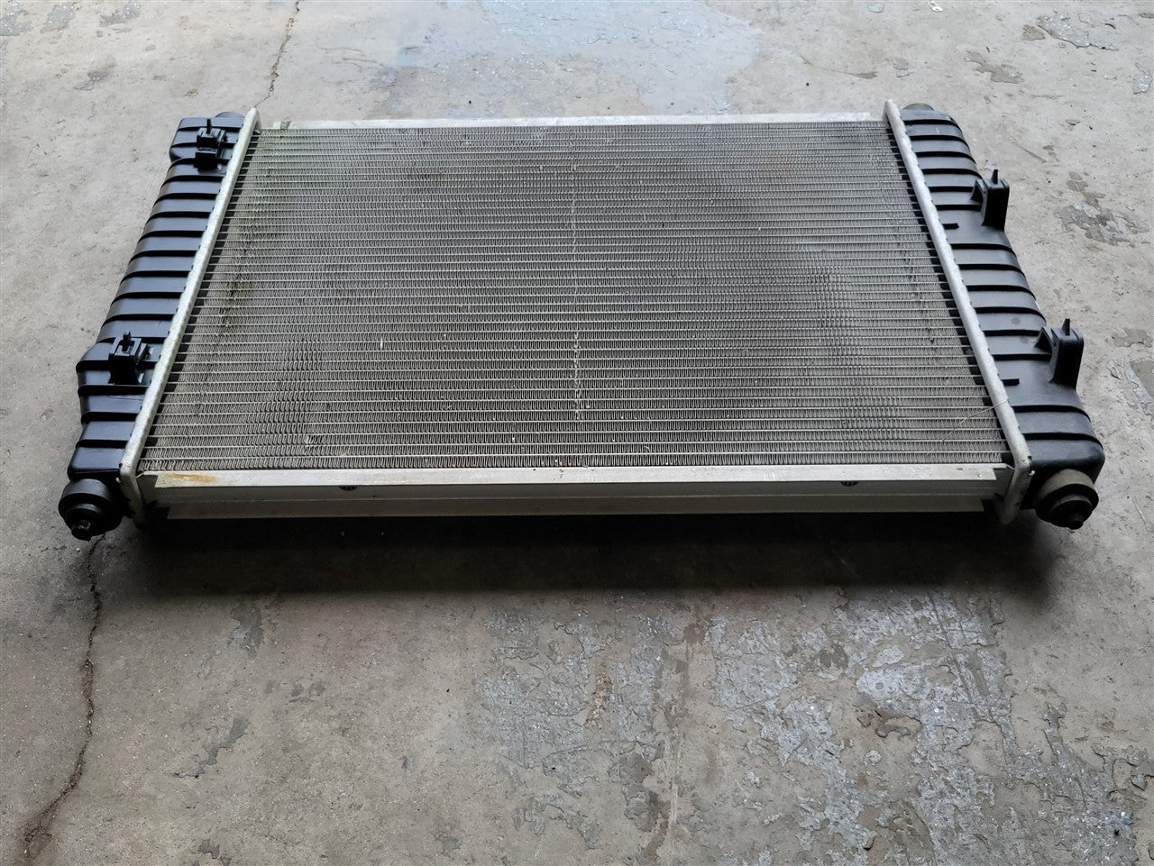 2005 CORVETTE OEM RADIATOR 52K MILES NO LEAKS ID AMM 34081 - image 7
