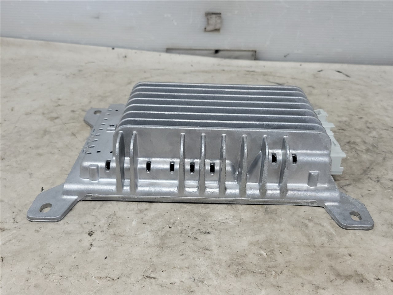2005 CORVETTE BOSE AMP RADIO AMPLIFIER 10366699 RPO U65 COUPE 34083 - image 2