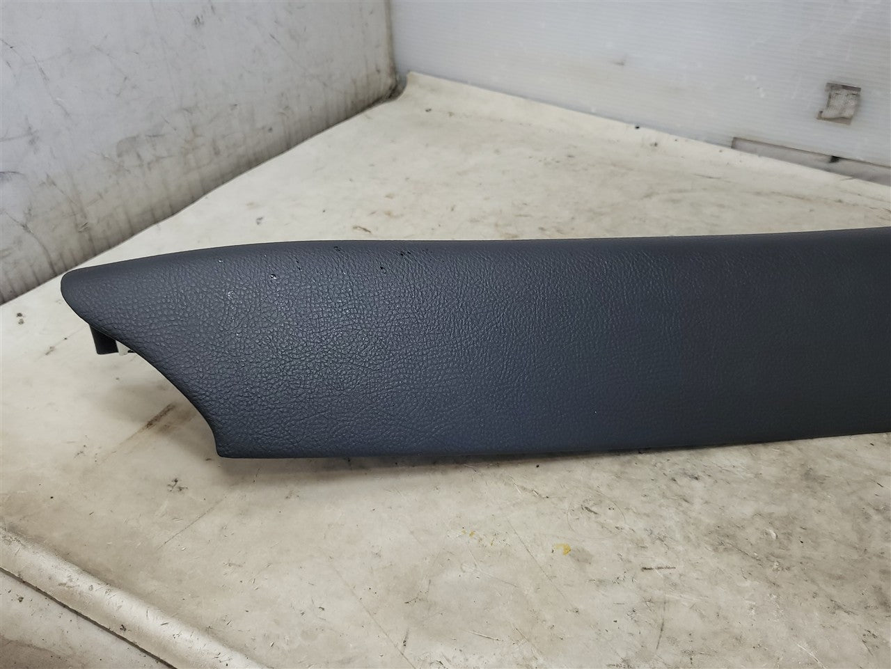 2005 CORVETTE RH PASSENGER INTERIOR A PILLAR TRIM WITH ONSTAR MICROPHONE 34089 - image 6