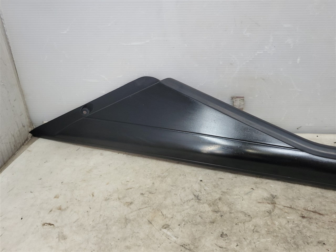 2005 CORVETTE RH A PILLAR EXTERIOR APPLIQUE 22773105 34093 - image 3