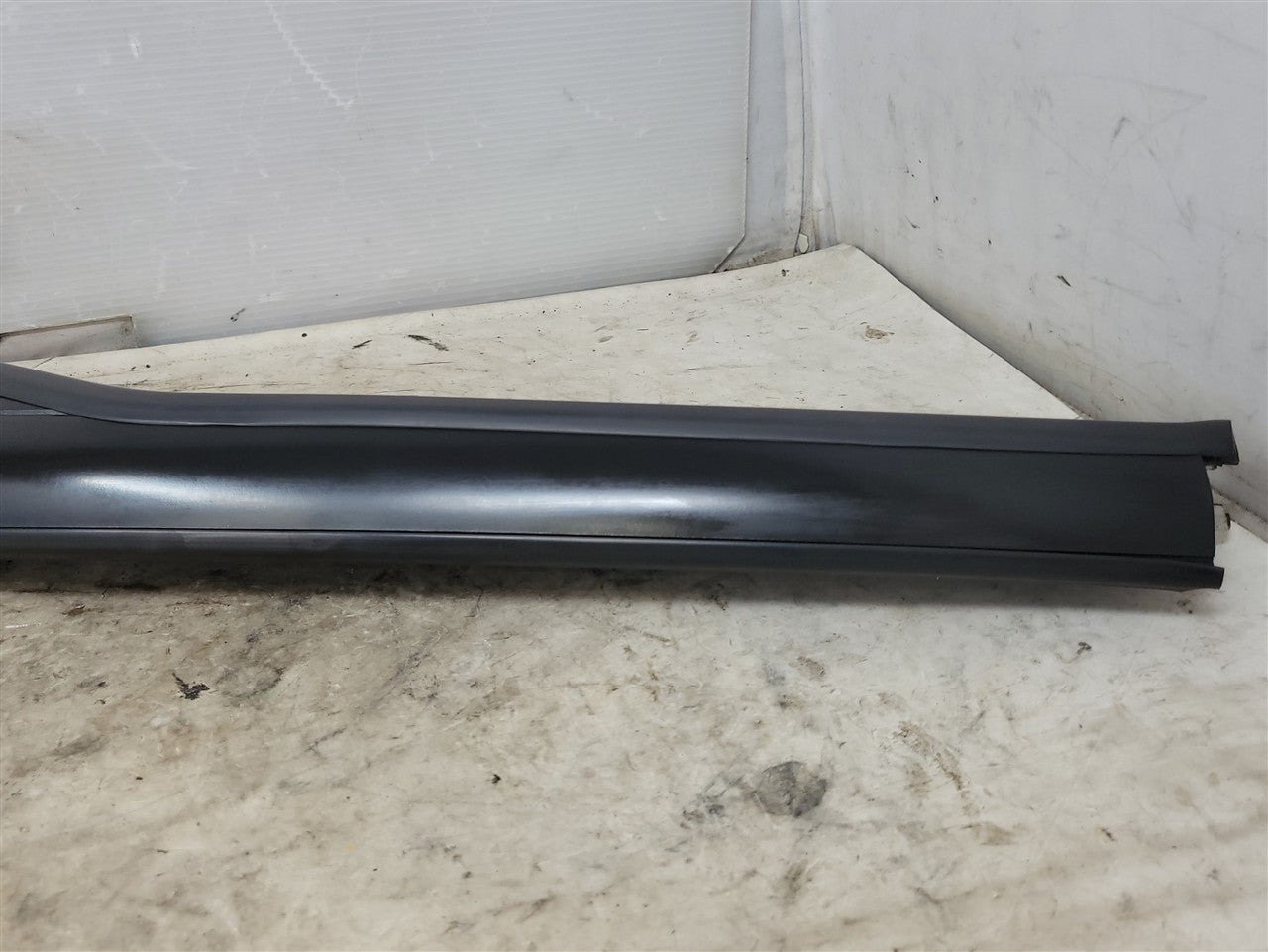 2005 CORVETTE RH A PILLAR EXTERIOR APPLIQUE 22773105 34093 - image 5