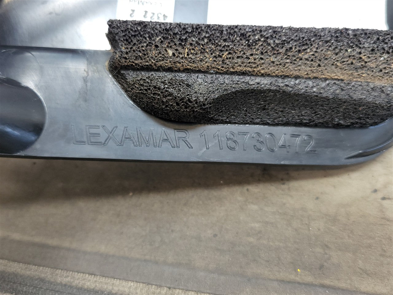 2005 CORVETTE RH A PILLAR EXTERIOR APPLIQUE 22773105 34093 - image 14