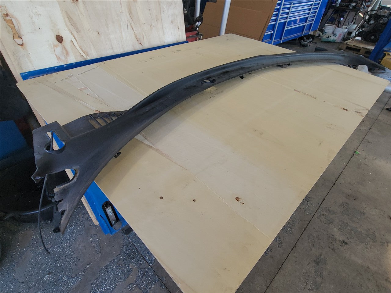 2005 CORVETTE WINDSHIELD WIPER EXTERIOR COWL TRIM 34094 - image 9