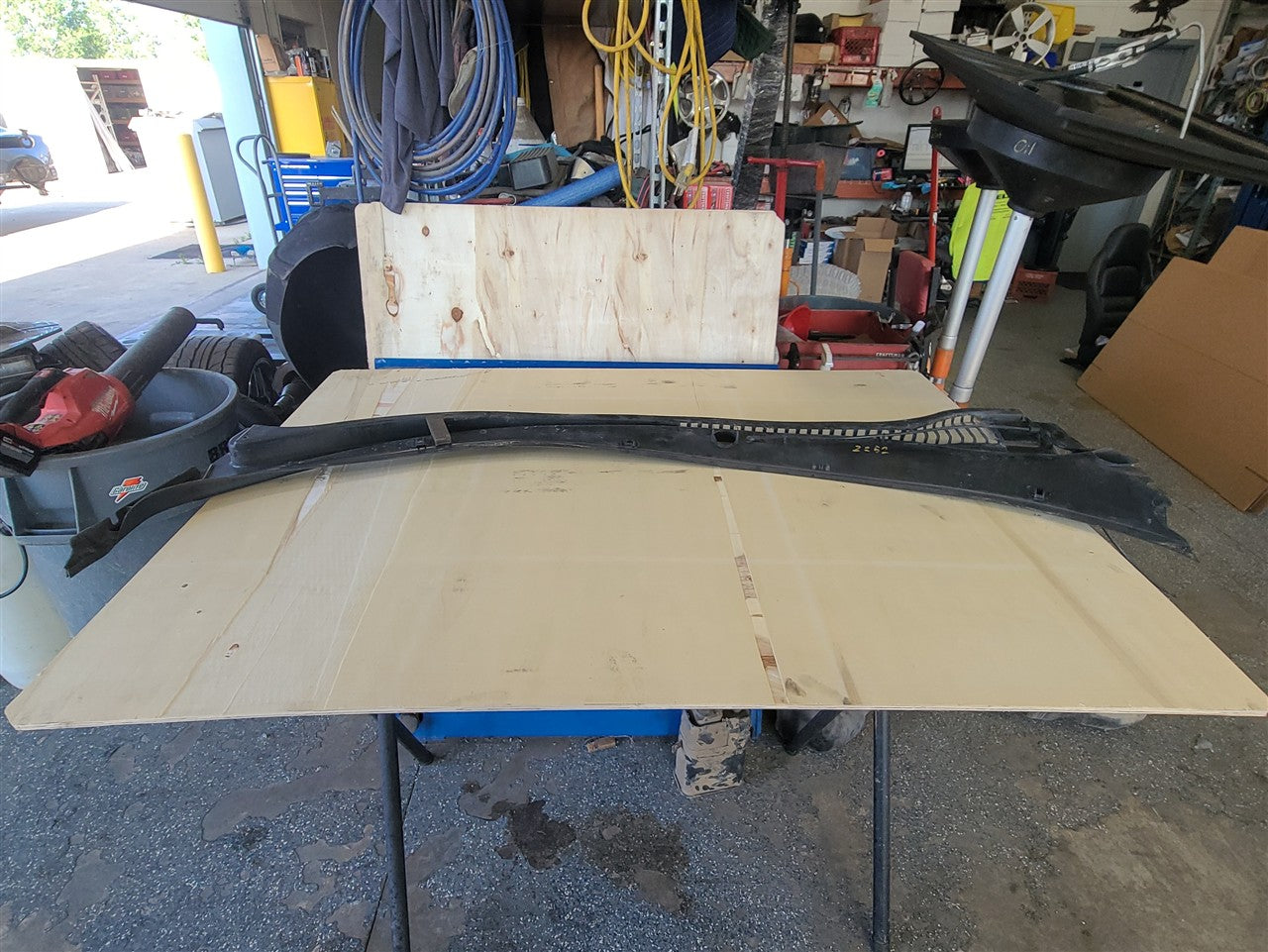 2005 CORVETTE WINDSHIELD WIPER EXTERIOR COWL TRIM 34094 - image 11