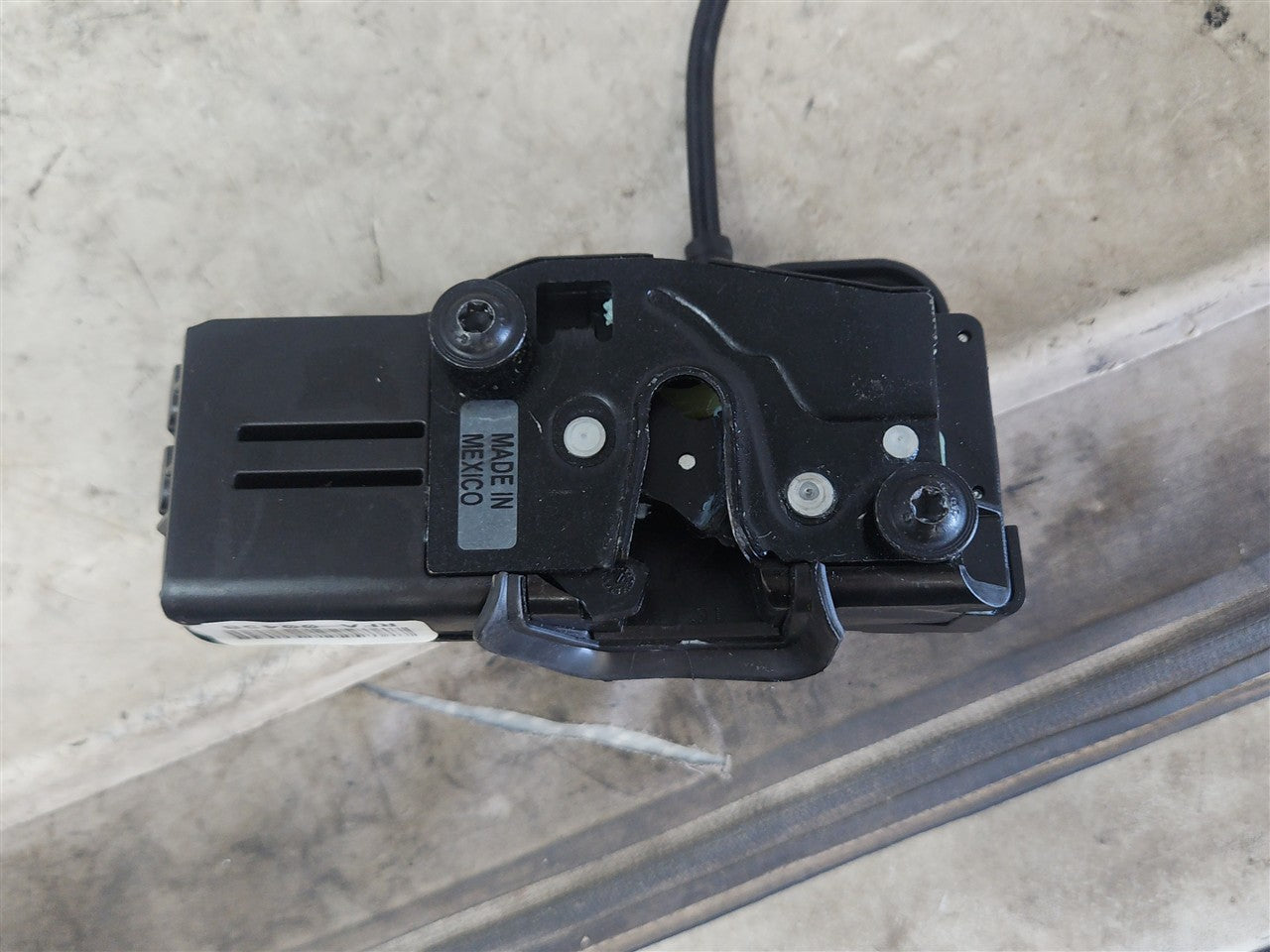 2005 CORVETTE RH DOOR LATCH & EMERGENCY RELEASE HANDLE 34100 - image 5