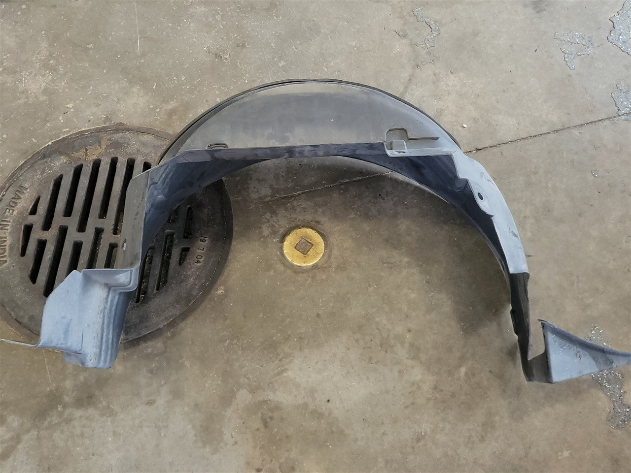 2005 CORVETTE LH DRIVER REAR WHEEL INNER FENDER LINER 34102 - image 5