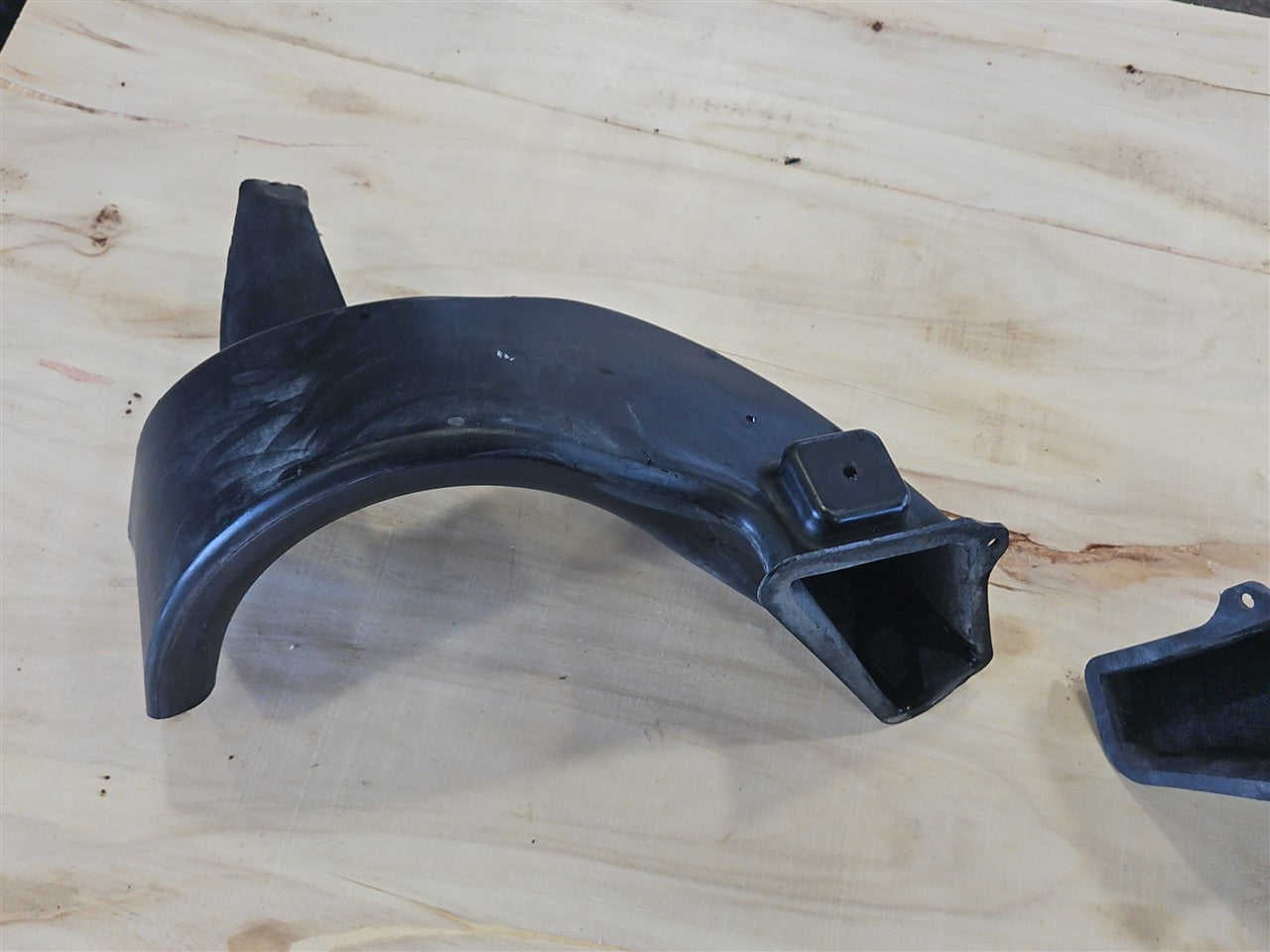 2005 CORVETTE REAR BRAKE COOLING DUCTS PAIR LH RH 34110 - image 6