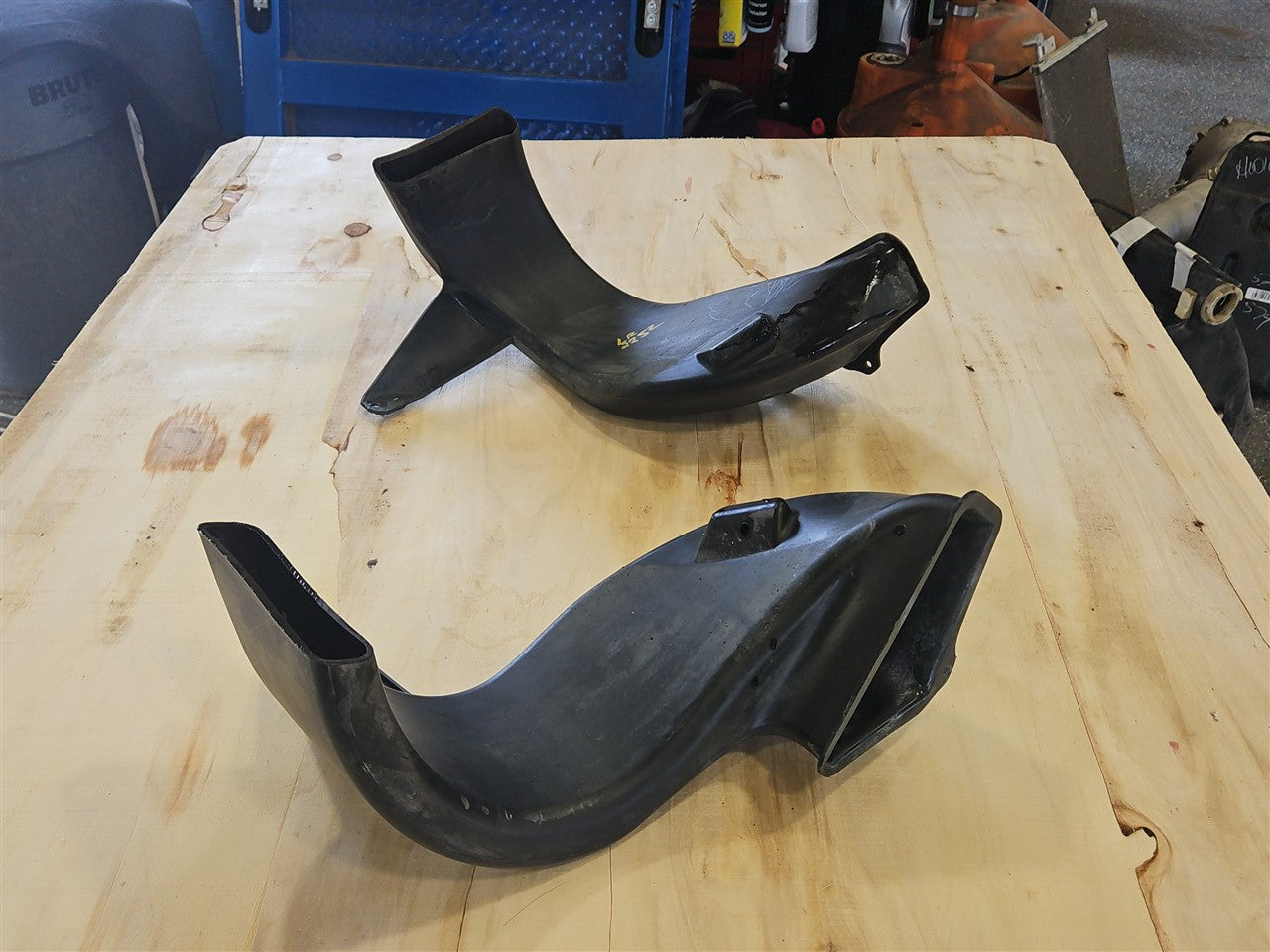 2005 CORVETTE REAR BRAKE COOLING DUCTS PAIR LH RH 34110 - image 8