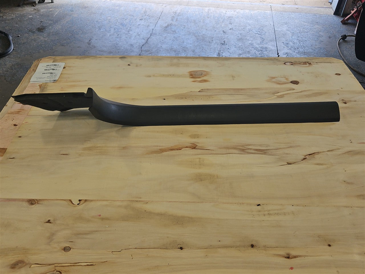 2005 CORVETTE LH DRIVER DOOR SILL KICK PANEL BLACK 52K 34111 - image 3
