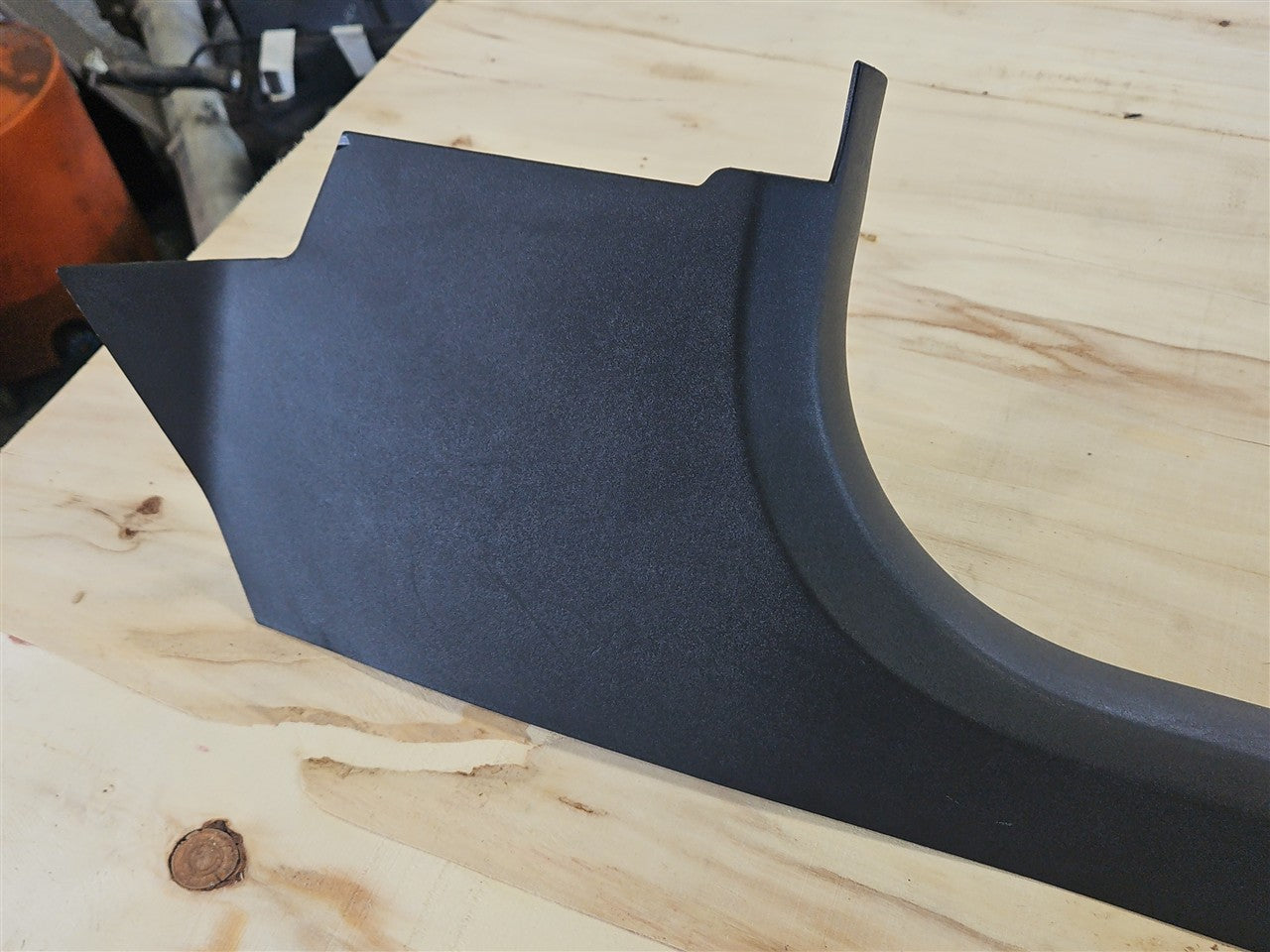 2005 CORVETTE RH PASSENGER DOOR SILL KICK PANEL BLACK 52K 34112 - image 5