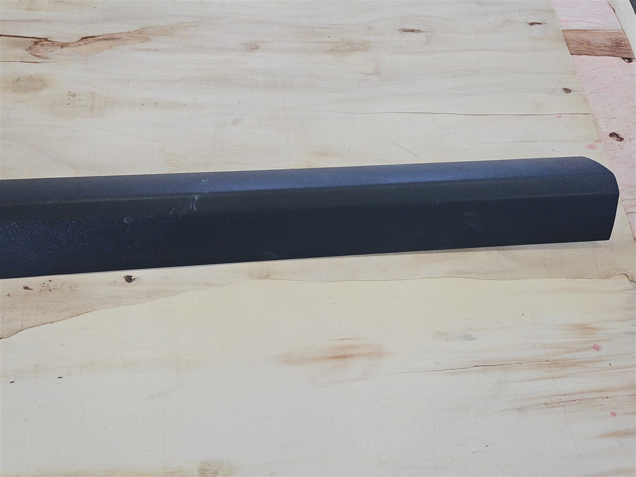 2005 CORVETTE RH PASSENGER DOOR SILL KICK PANEL BLACK 52K 34112 - image 6