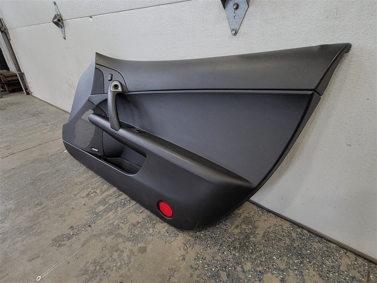 2005 CORVETTE PASSENGER DOOR PANEL TRIM LEATHER BLACK 34117 - image 2